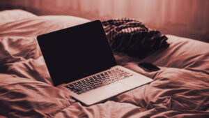 El violento ataque de la pornografía al lecho matrimonial