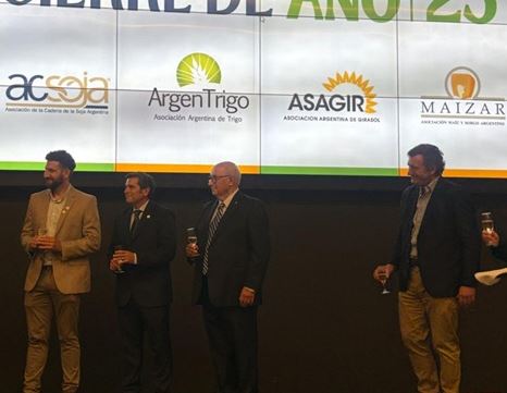 La historia sin fin: Se termina el año y las cuatro cadenas agroindustriales vuelven a pedir al gobierno que termine con las retenciones