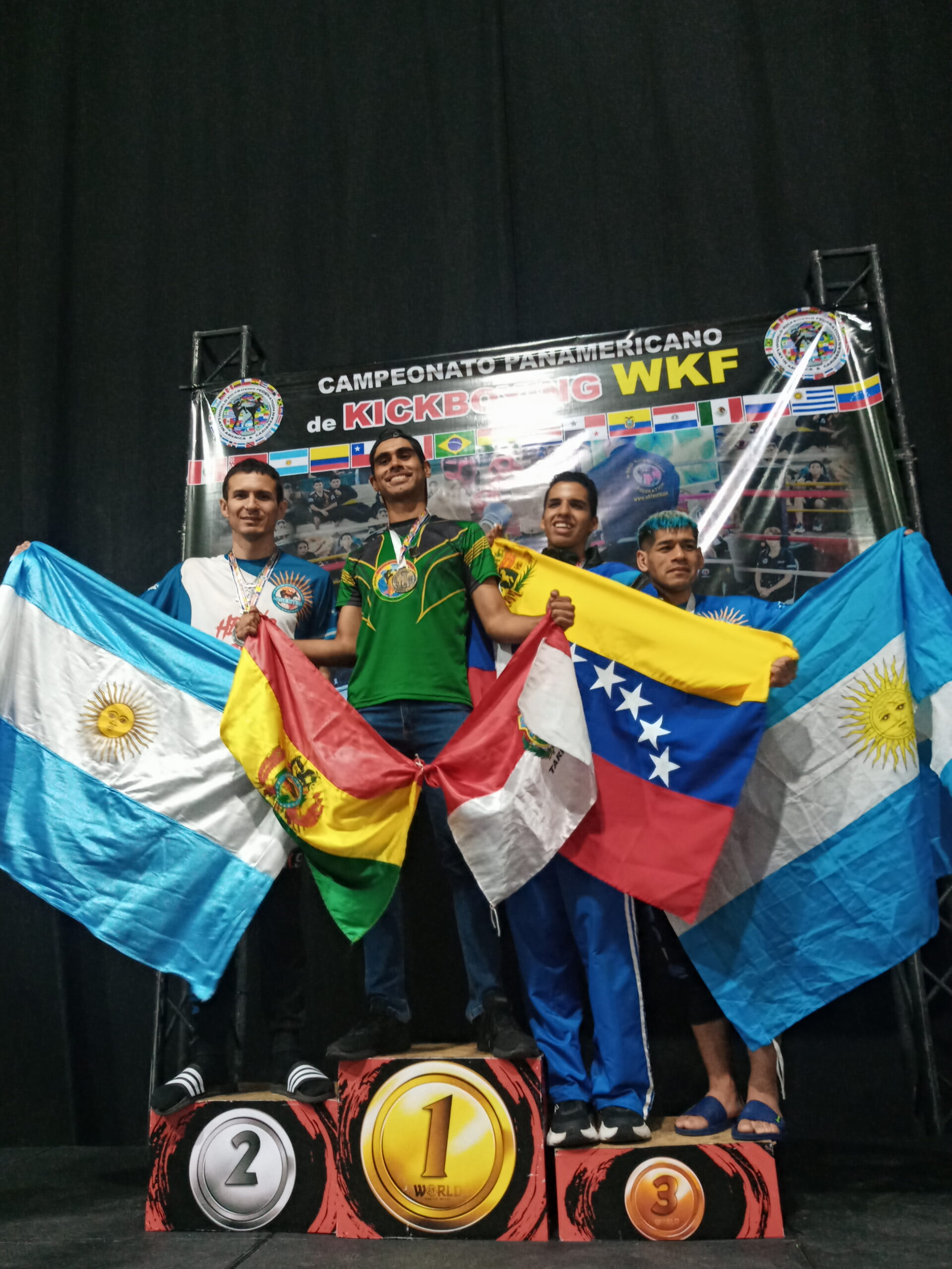 «El Rabioso» Díaz Brilla en el Campeonato Panamericano de Kick Boxing