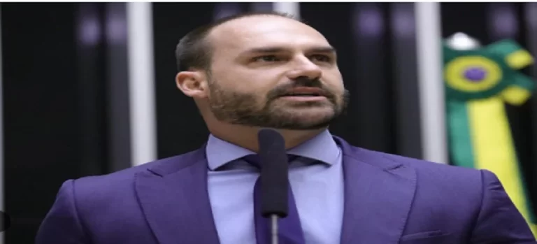 Abren juicio contra Eduardo Bolsonaro en Brasil por obstrucción a la justicia