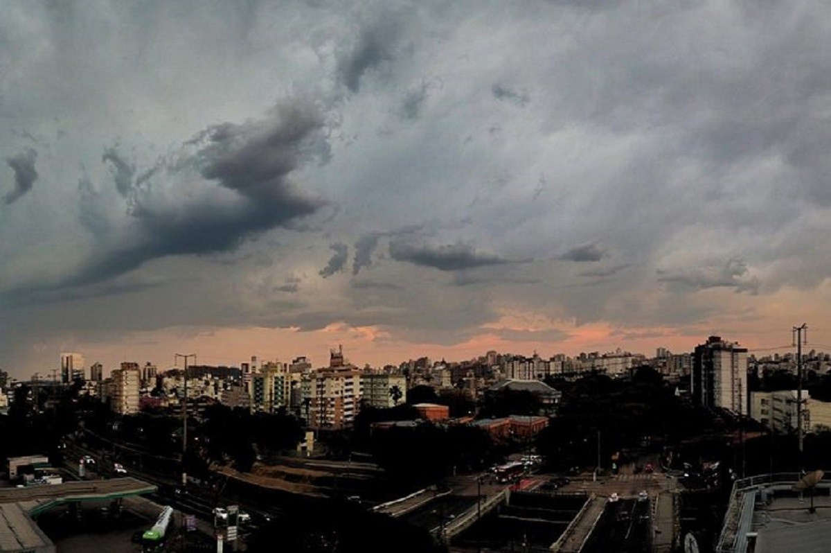 Última semana de novembro começa com chuva, mas sol aparece na terça