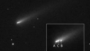 Nunca habíamos visto algo así: Un cometa explotó en pedazos gigantes y las fotos parecen de otro mundo