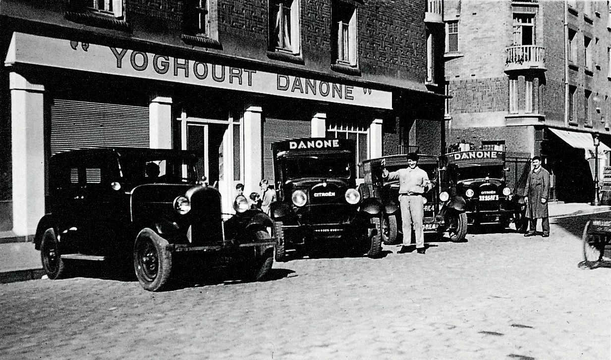 ¿Quién es Danone? La francesa que hace yogures, vende agua y busca quedarse con la leche argentina.
