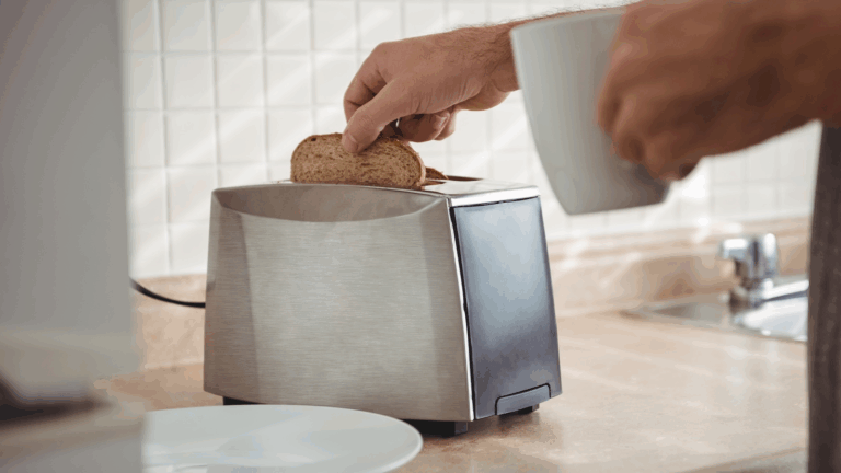 Este es el electrodoméstico que debes desenchufar después de usarlo para evitar incendios