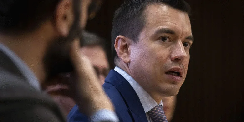 Noboa dice que «acompañará» a Machado a Noruega para recoger el Nobel de la Paz