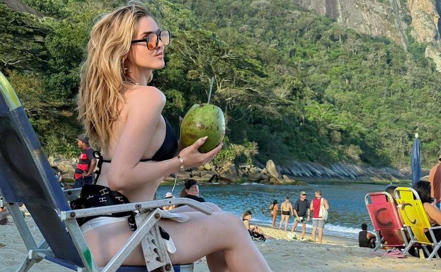 ¡Mamau! Mañamí las fotos de nuestra reinita en playas rapai ¡Mamau! Mañamí las fotos de nuestra reinita en playas rapai