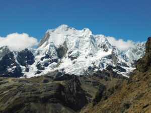 Yerupajá: historia, rutas, acceso y leyenda del gigante de Huayhuash