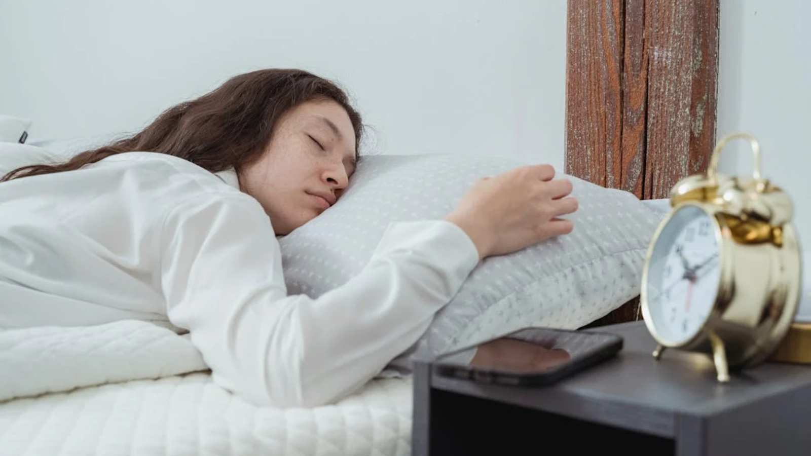 ¿Es peligroso dormir con el móvil cargando? ¿Es peligroso dormir con el móvil cargando?