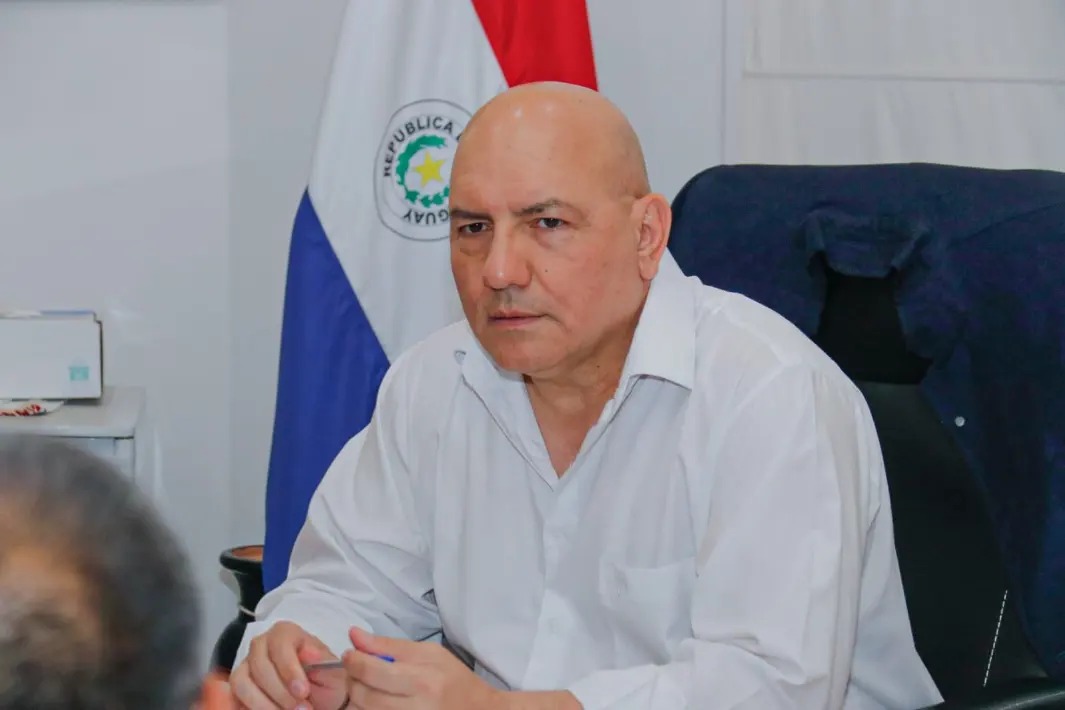 Paraguay: Oscar Pereira: Un Líder en Seguridad Interna y su Experiencia Policial