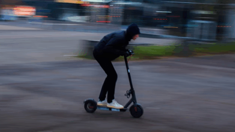 ¿Pierdes puntos del carnet si das positivo en alcoholemia en bicicleta o patinete?