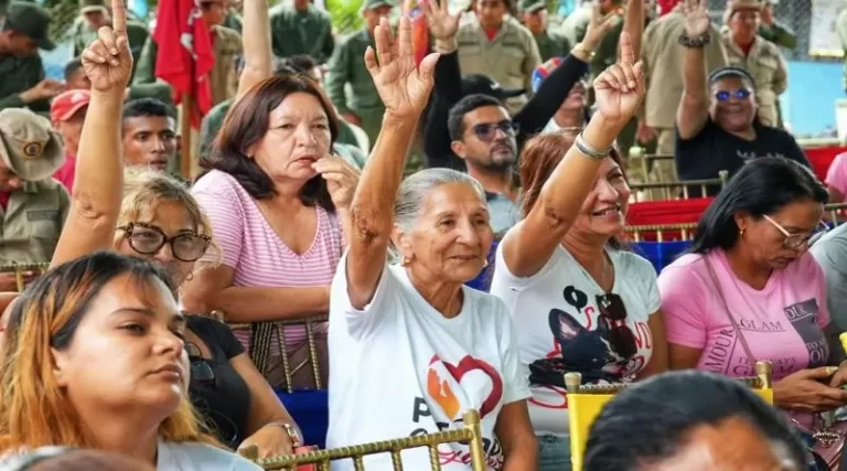 Presidente Maduro felicita alta participación en Asambleas del Poder Popular y Comunal