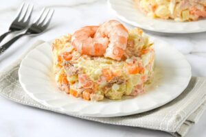 Ensaladilla de gambas andaluza: receta, trucos y mayonesa de gambas