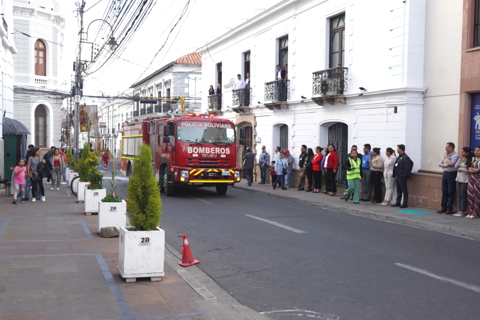 «Fuego y heridos» realizan simulacro en la Fiscalía General del Estado || El ejercicio contó con apoyo operativo de la Policía Boliviana, Cuerpo de Bomberos, Radio Patrullas 110 y la Patrulla de Auxilio