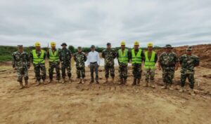 El Ejército contribuye con la calidad de vida de la comunidad indígena Makxlawaya