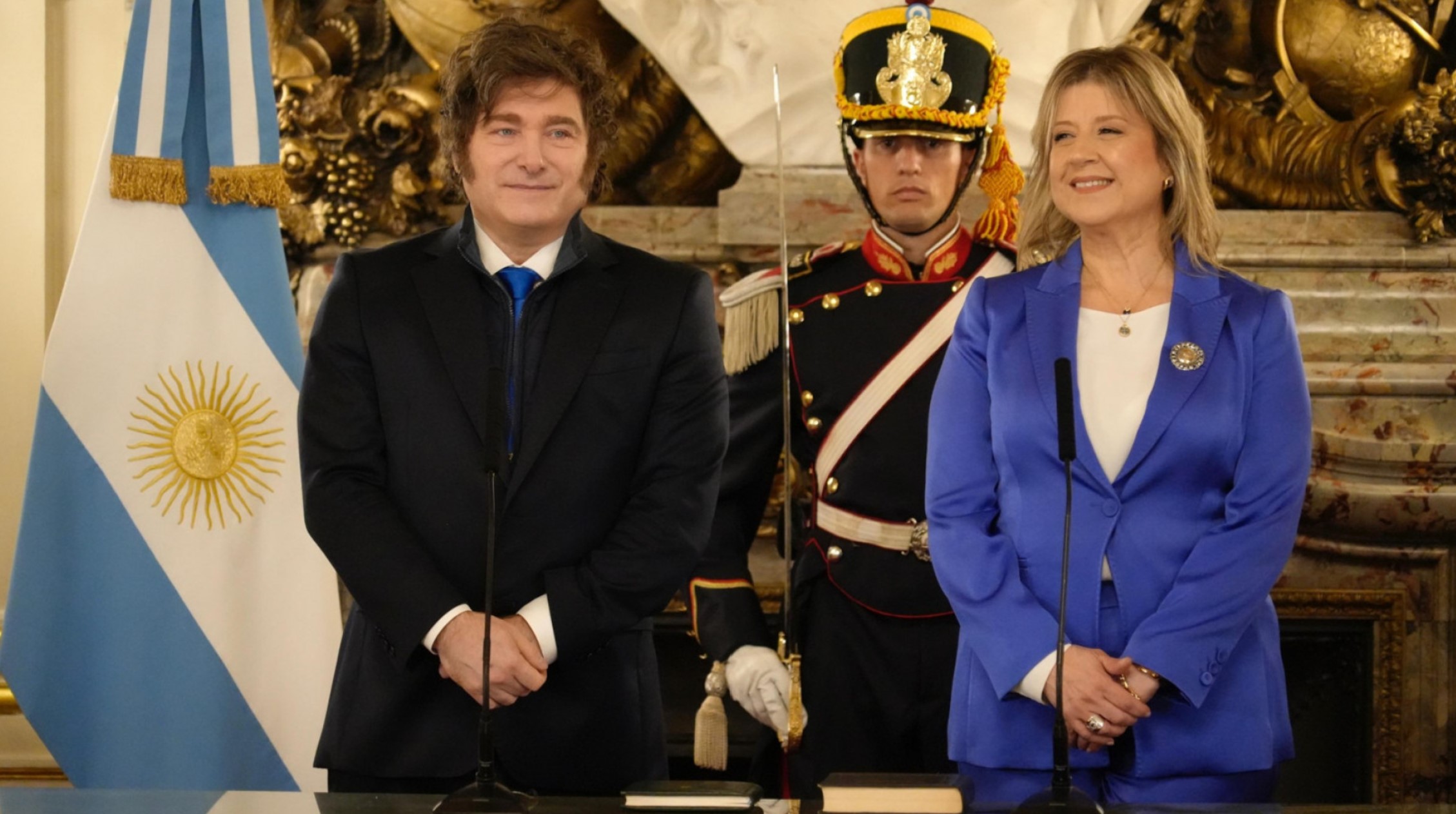 El Presidente Milei tomó juramento a la nueva Ministra de Seguridad, Alejandra Monteoliva El Presidente Milei tomó juramento a la nueva Ministra de Seguridad, Alejandra Monteoliva