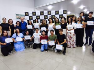 Curso Educación y Empleabilidad transforma la vida de jóvenes en Foz do Iguaçu