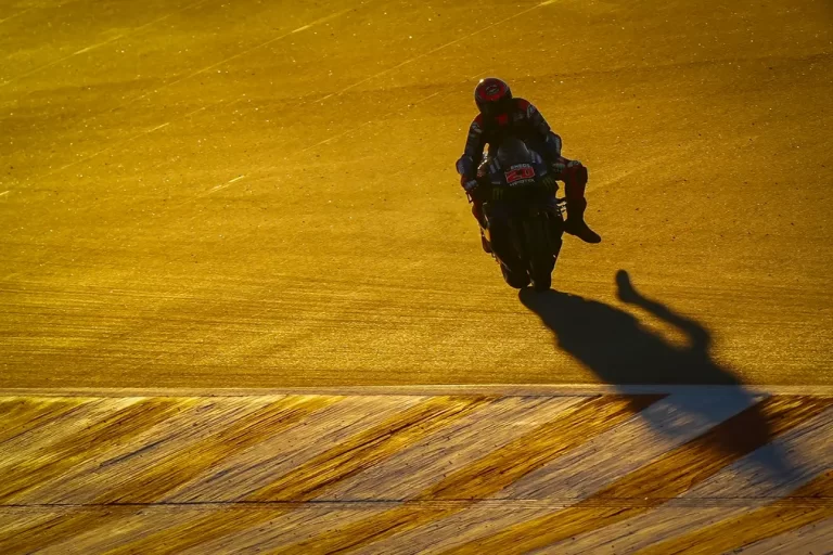 MotoGP-2025-Valencia-Teste-Yamaha-Fabio-Quartararo