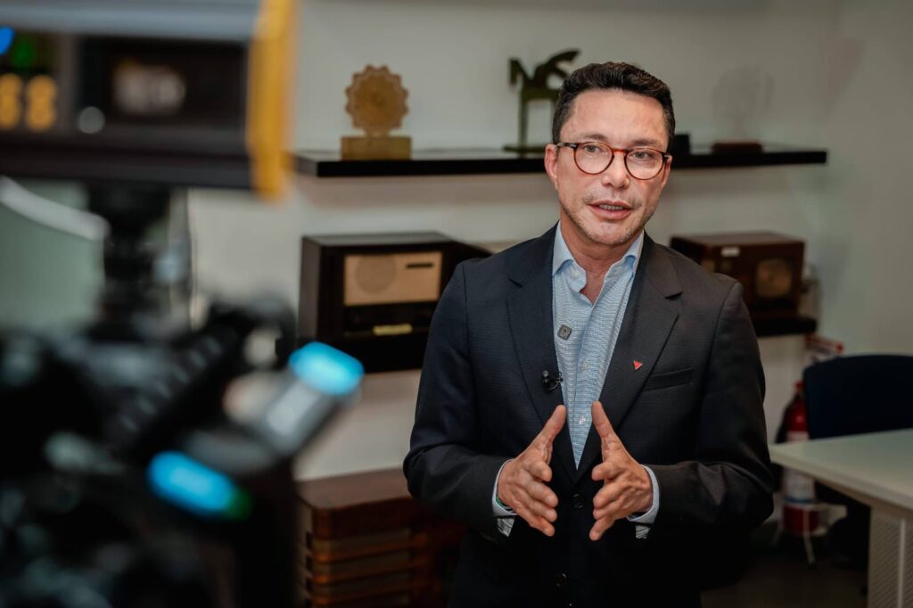 Colombia | Crece la tensión hemisférica: Caicedo respalda a Petro y denuncia que la maniobra militar de Trump amenaza a Colombia