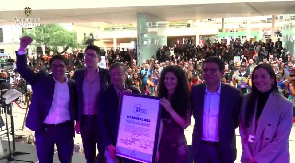 Colombia eleva el arte al corazón de su proyecto nacional con la sanción de la Ley Artes al Aula
