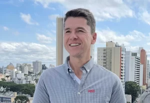 Gustavo Taniguchi llega a Foz para un diálogo sobre desarrollo trinacional