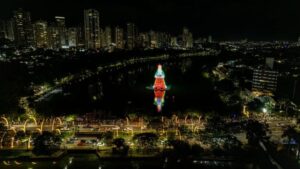 El Santa Claus iluminado más grande del mundo podría estar en Paraná, Brasil