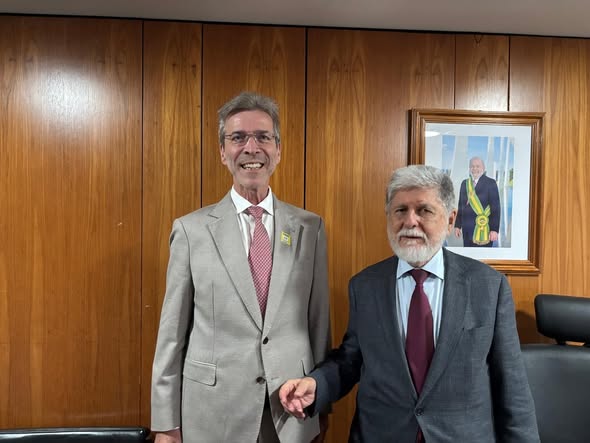 Embaixador da Áustria no Brasil reúne-se com Celso Amorim e reforça compromisso com o direito internacional