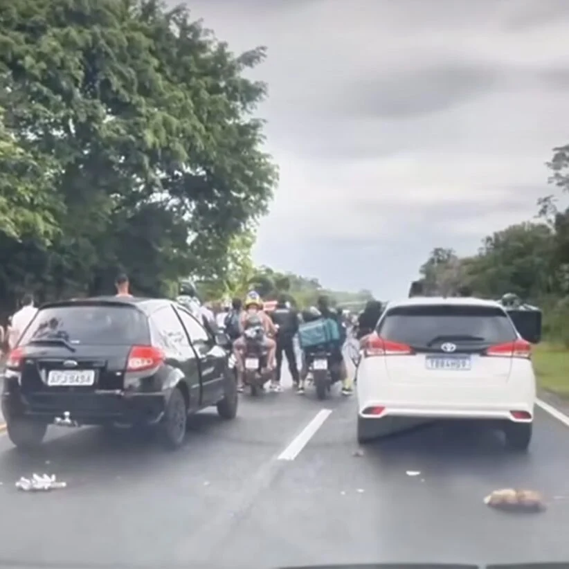 Acidente interdita PR-508 em Paranaguá e provoca lentidão nos dois sentidos