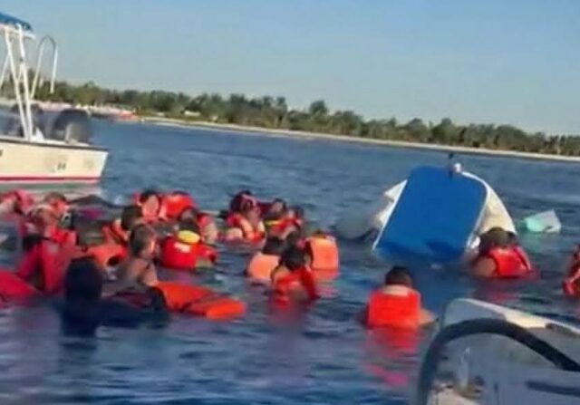 lancha-vuelca-con-turistas-en-cozumel-e1767652109261