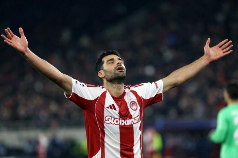 El Olympiacos se mantiene vivo