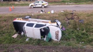 Camioneta de la Policía Caminera volcó en la Ruta 5 y tres efectivos resultaron heridos