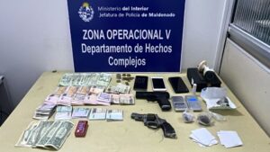 Seis detenidos tras allanamiento con incautación de droga y armas