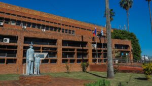 Un joven de 25 años resultó herido tras ser apuñalado en la espalda y el pecho