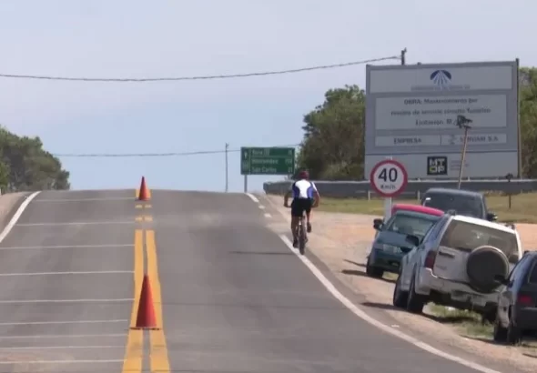 Un joven falleció en un accidente de moto tras chocar contra un mojón en la Ruta 104
