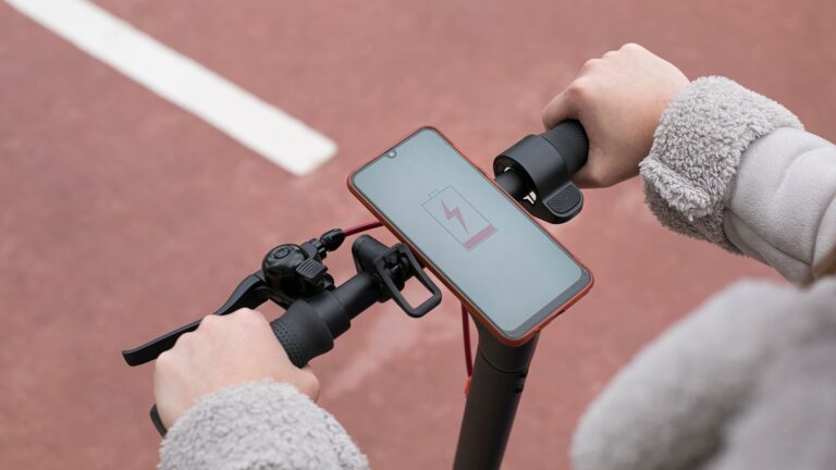 Si sueles ir en bici o en moto te interesa: El enemigo invisible de la cámara de tu iPhone o Android