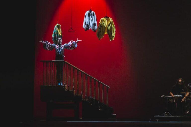 El flamenco revisita la vida de Miguel de Molina en “Entre dos orillas, una vida bailada”