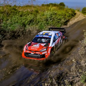 Solberg lidera en difícil comienzo del Rally de Kenia del WRC 2026