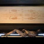 El enigma del Sudario de Turín: lo que reveló el carbono 14 y por qué aún se cuestiona