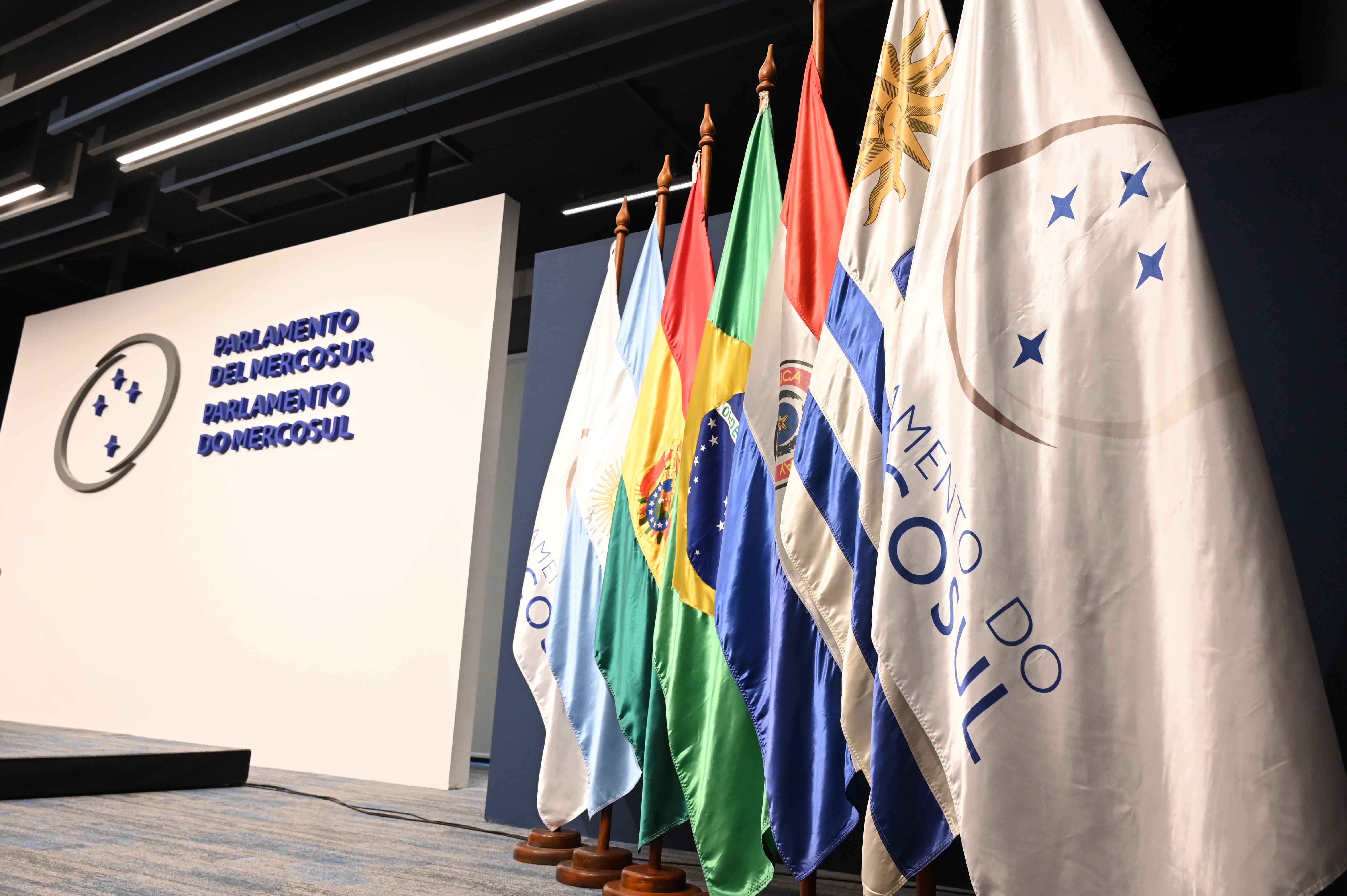 MERCOSUR en su semana decisiva: cinco movimientos oficiales, una agenda activa y un silencio institucional que ya pesa MERCOSUR en su semana decisiva: cinco movimientos oficiales, una agenda activa y un silencio institucional que ya pesa
