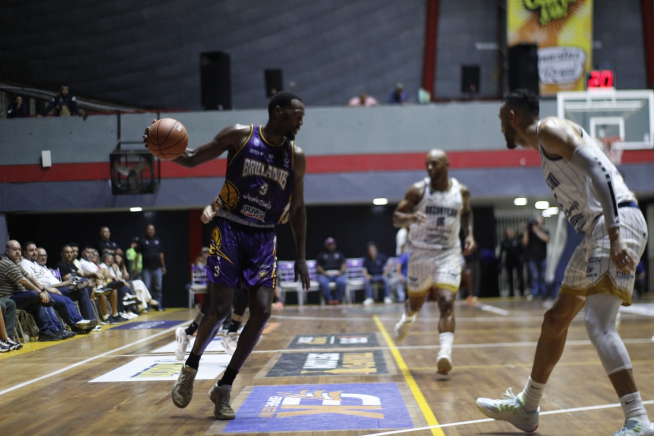 AUMENTA LA ADRENALINA EN EL BALONCESTO