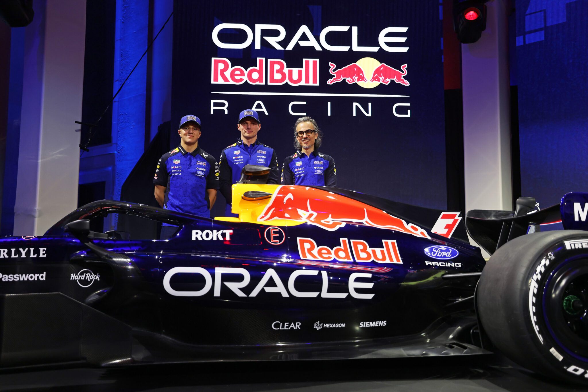 Red Bull elogia a Hadjar, pero evita compararlo con Verstappen Red Bull elogia a Hadjar, pero evita compararlo con Verstappen