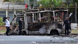 COLOMBIA: TERRORISMO, ACUSACIONES MUTUAS EN LA CAMPAÑA PRESIDENCIAL
