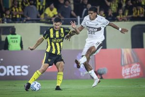 Peñarol se juega una parada decisiva frente a Platense por la Copa Libertadores