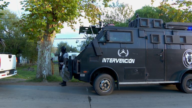 Asesinato en Montevideo: un joven de 26 años fue hallado muerto en su casa y detuvieron a su suegra