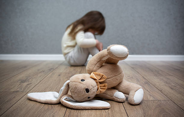 VIOLENCIA INFANTIL: LAS HERIDAS TEMPRANAS QUE MARCAN EL CORAZÓN HUMANO.