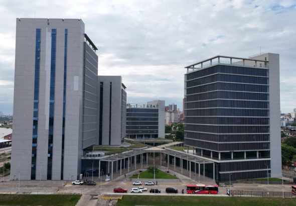 Itaipú recorre nuevas oficinas del Gobierno en el Puerto de Asunción
