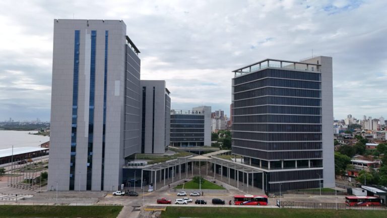 Itaipú recorre nuevas oficinas del Gobierno en el Puerto de Asunción