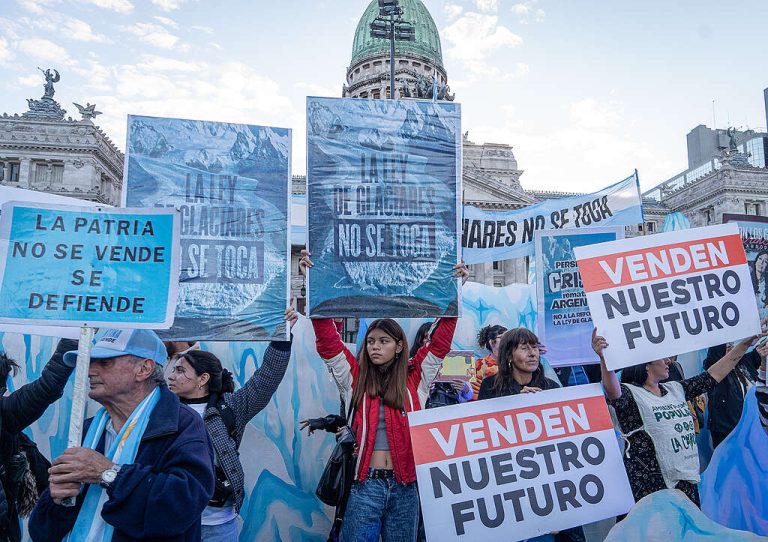 Justicia por los glaciares: Presentan demanda colectiva con más de 850 mil adherentes