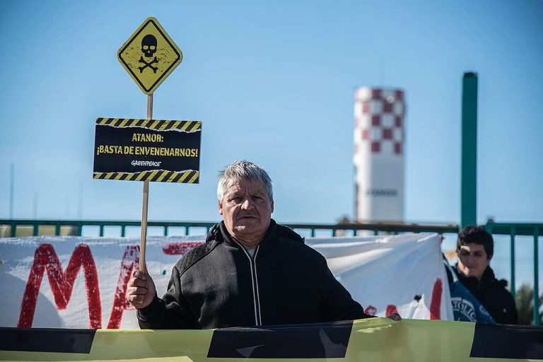 Greenpeace y FOMEA denuncian contaminación en el Río Paraná por el desarme de Atanor