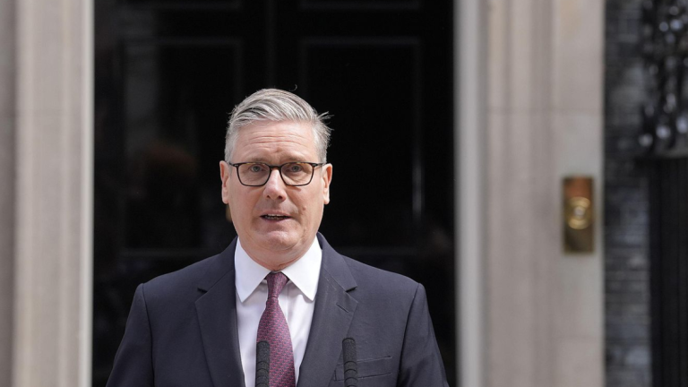 Cristianos del Reino Unido reaccionan a la dimisión del primer ministro Keir Starmer