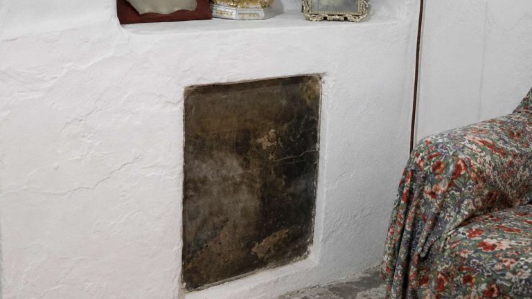 55 años de misterio y las caras de Bélmez continúan desafiando todas las explicaciones
